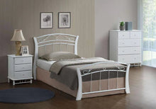 Load image into Gallery viewer, Castle - Queen Size Bedroom Set

